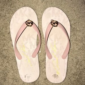 michael kors flip flops